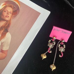 🎁RARE 🆕 Betsey Johnson Scorpion Earrings🎁new